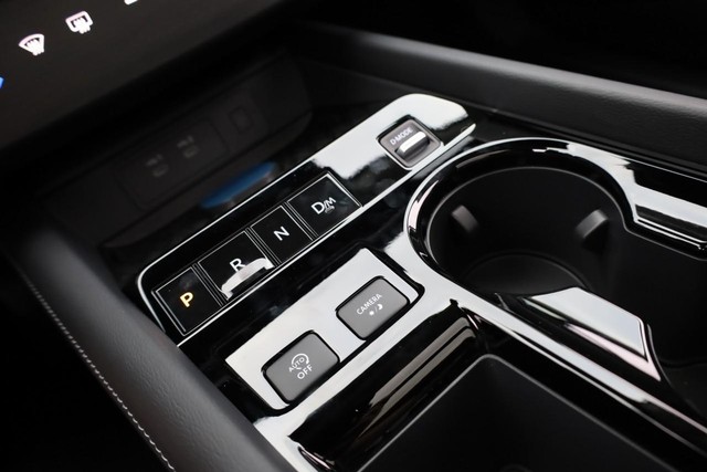 Nissan Murano Vehicle Full-screen Gallery Image 19