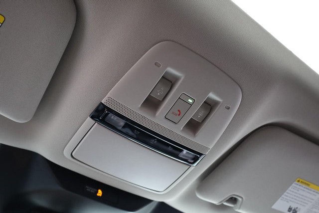 Nissan Murano Vehicle Full-screen Gallery Image 20