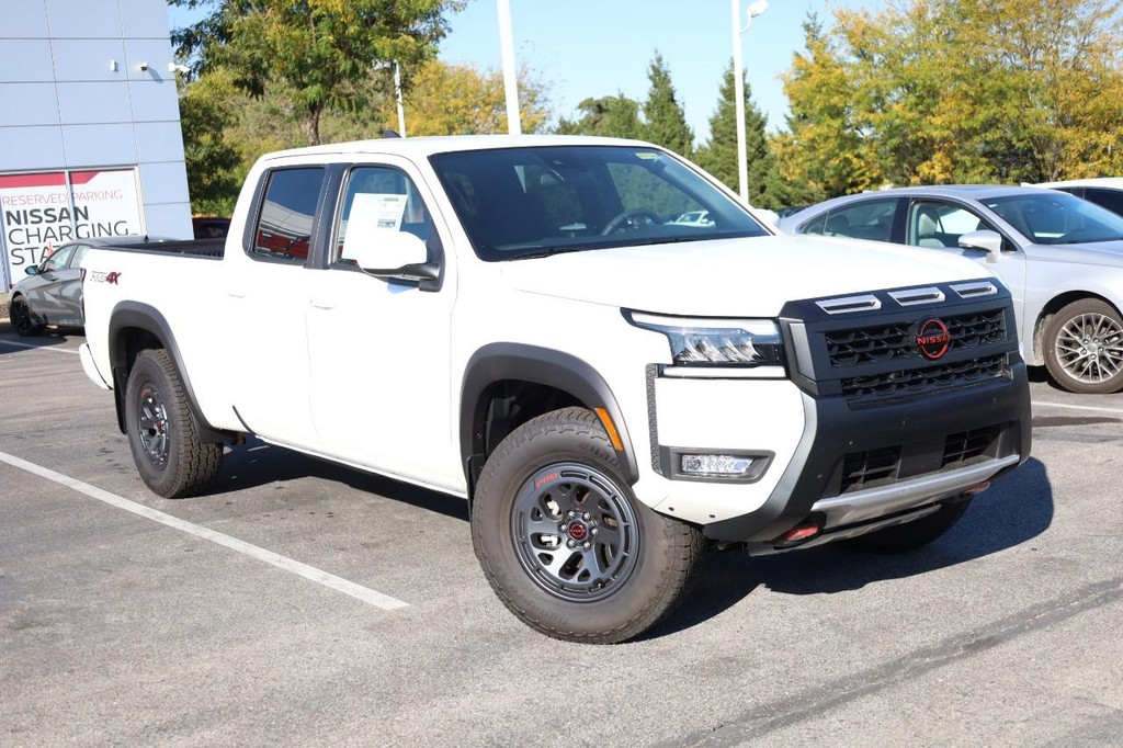Nissan Frontier Vehicle Image 02
