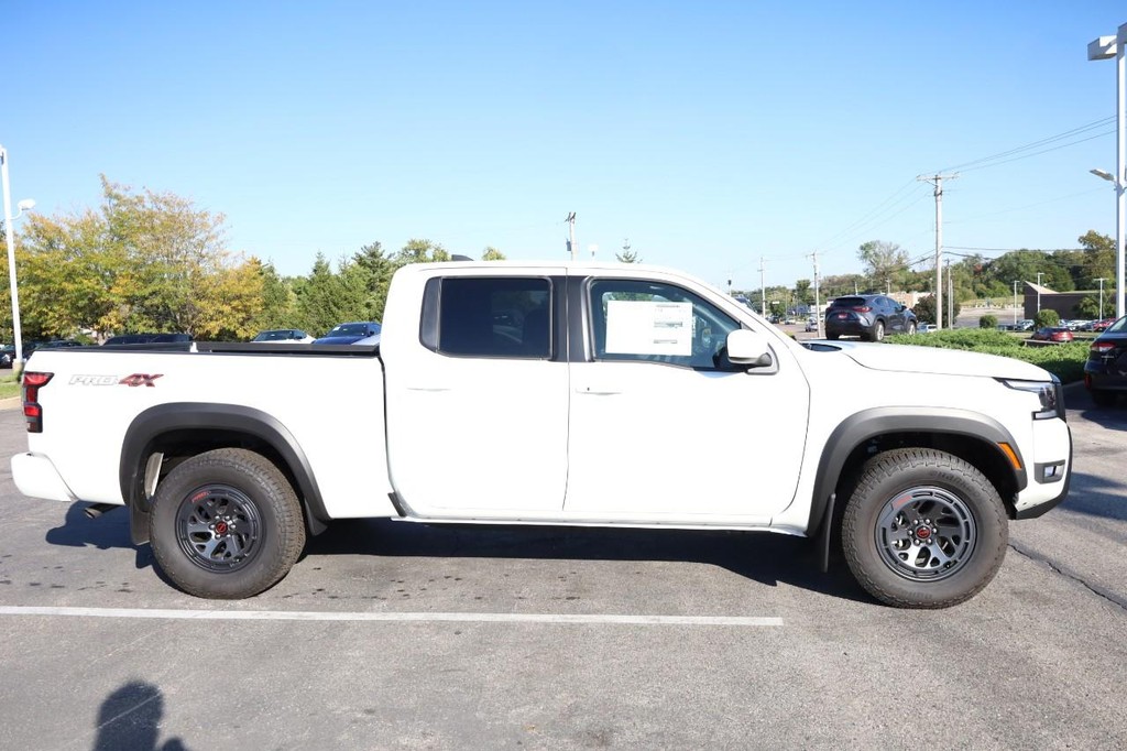 Nissan Frontier Vehicle Image 05