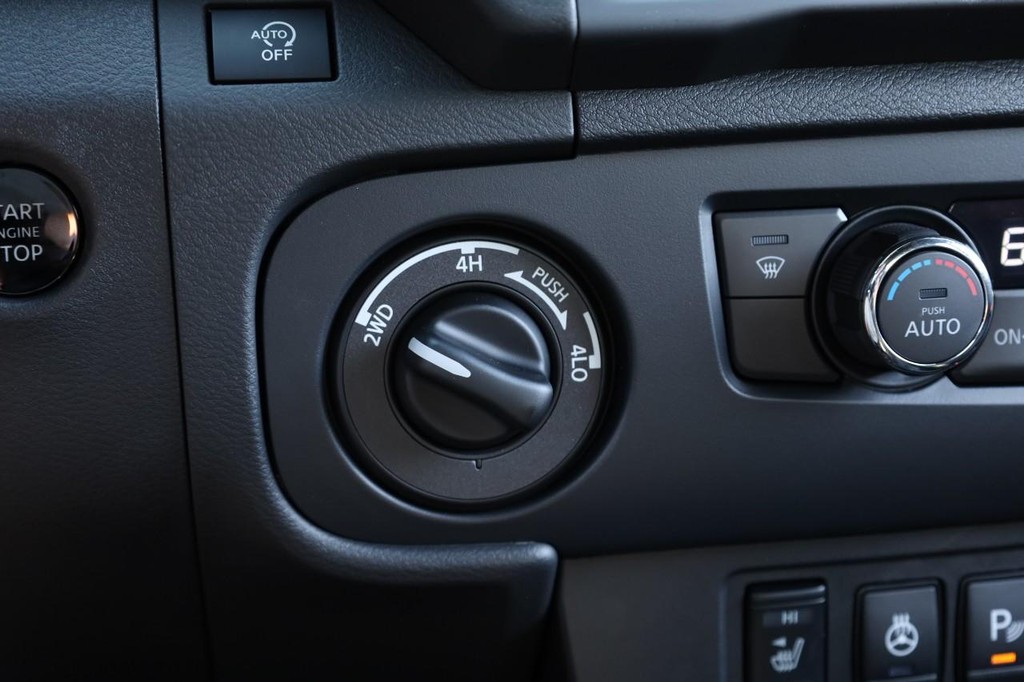 Nissan Frontier Vehicle Image 15