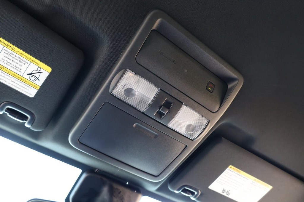 Nissan Frontier Vehicle Image 17