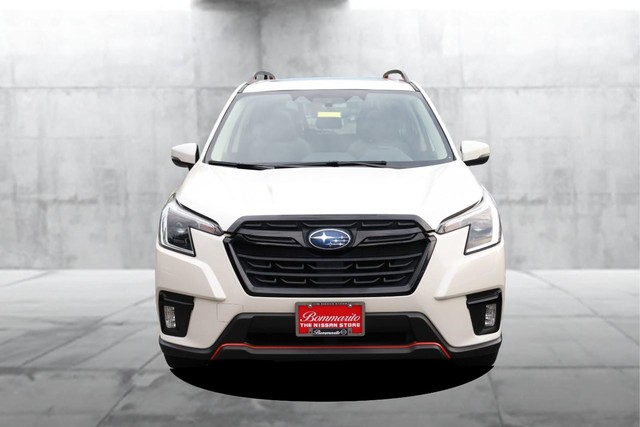 Subaru Forester Vehicle Full-screen Gallery Image 4
