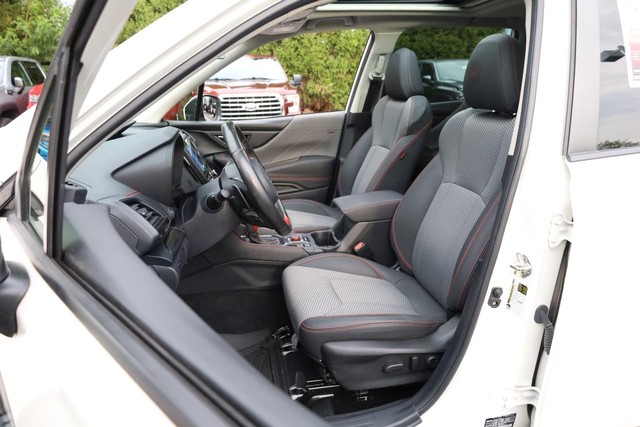 Subaru Forester Vehicle Full-screen Gallery Image 8