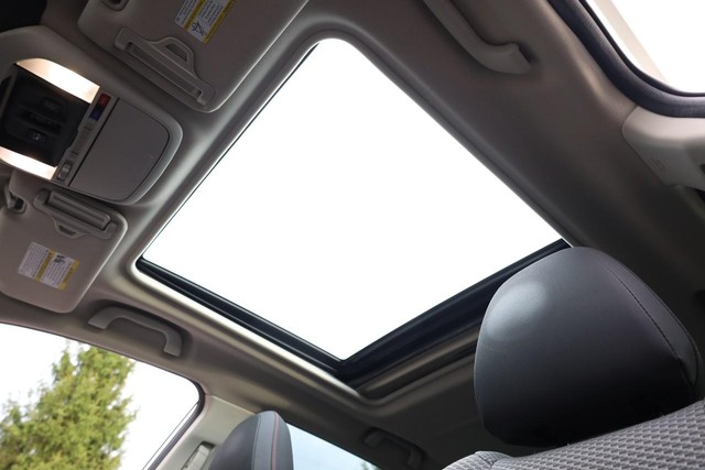 Subaru Forester Vehicle Full-screen Gallery Image 9