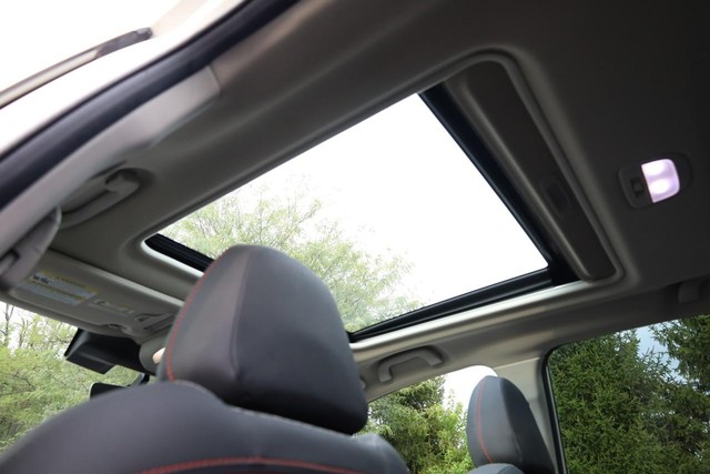 Subaru Forester Vehicle Full-screen Gallery Image 10