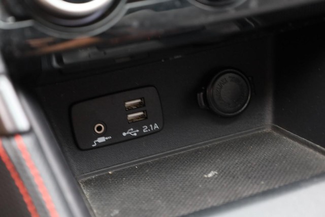 Subaru Forester Vehicle Full-screen Gallery Image 17