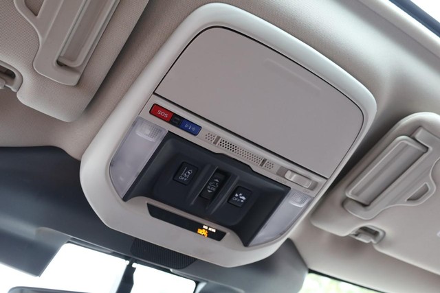 Subaru Forester Vehicle Full-screen Gallery Image 19