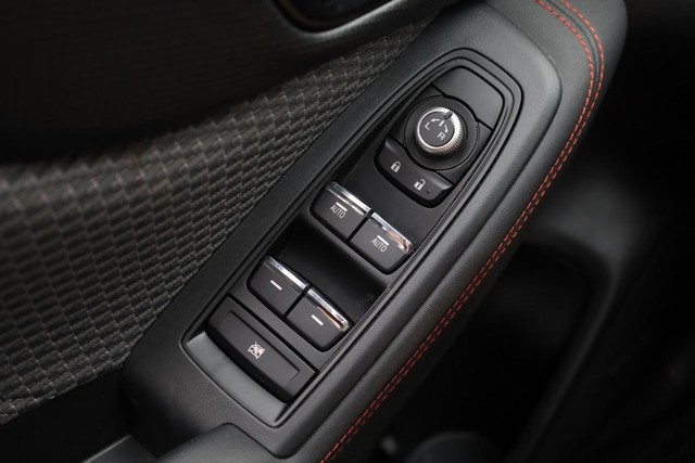 Subaru Forester Vehicle Full-screen Gallery Image 20