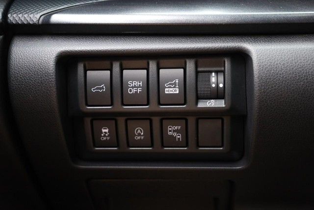 Subaru Forester Vehicle Full-screen Gallery Image 21
