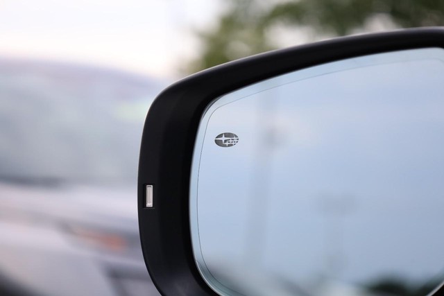 Subaru Forester Vehicle Full-screen Gallery Image 22