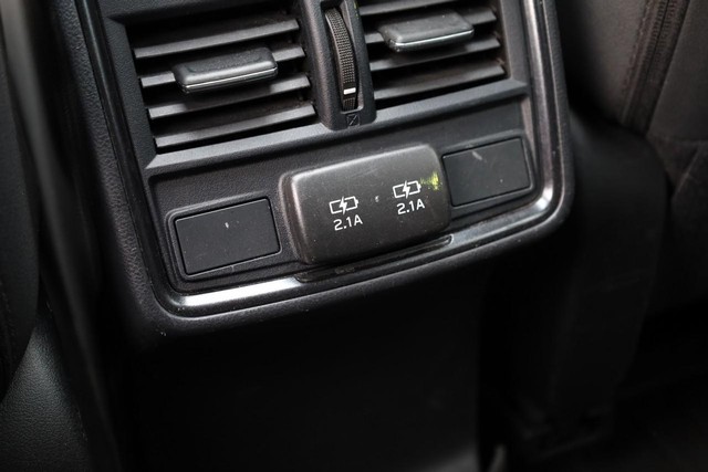 Subaru Forester Vehicle Full-screen Gallery Image 24