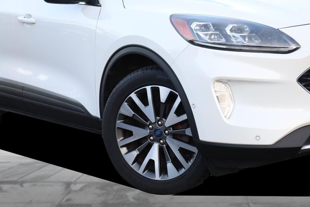 Ford Escape Vehicle Full-screen Gallery Image 03