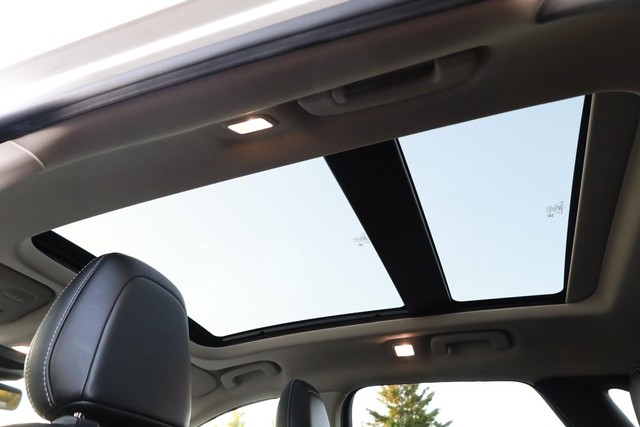 Ford Escape Vehicle Full-screen Gallery Image 10