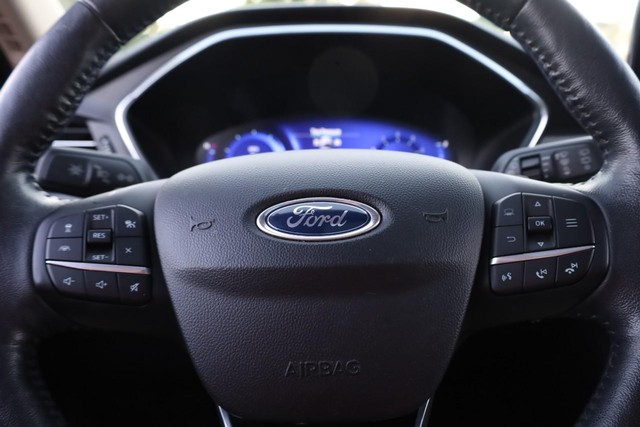 Ford Escape Vehicle Full-screen Gallery Image 11