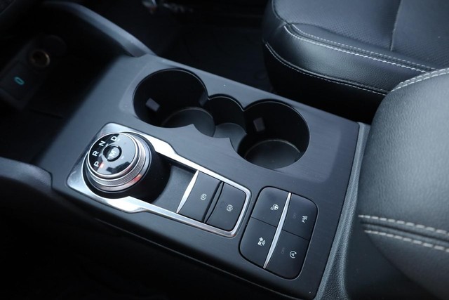 Ford Escape Vehicle Full-screen Gallery Image 19