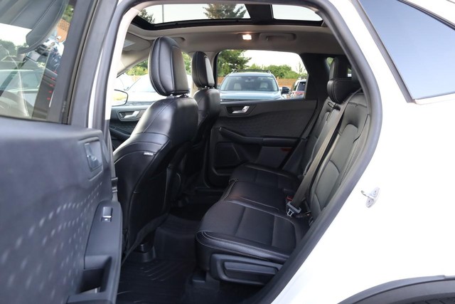 Ford Escape Vehicle Full-screen Gallery Image 25