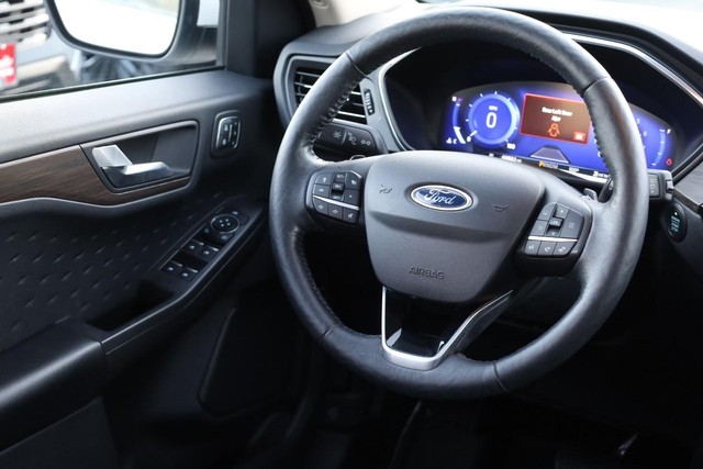 Ford Escape Vehicle Full-screen Gallery Image 28