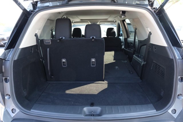 2025 Nissan Pathfinder SV - Photo 8