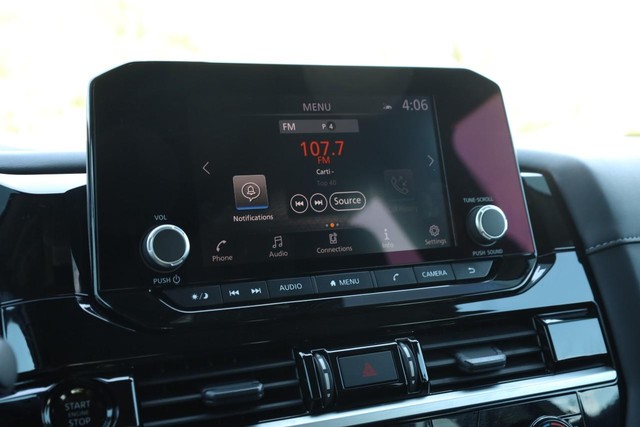 2025 Nissan Pathfinder SV - Photo 15