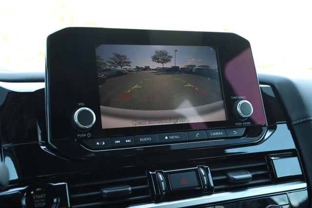 2025 Nissan Pathfinder SV - Photo 16
