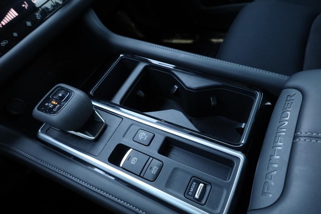 2025 Nissan Pathfinder SV - Photo 19