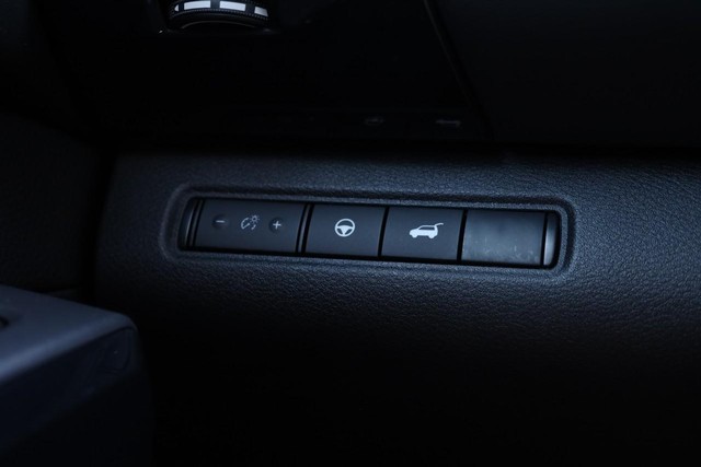 2025 Nissan Pathfinder SV - Photo 22
