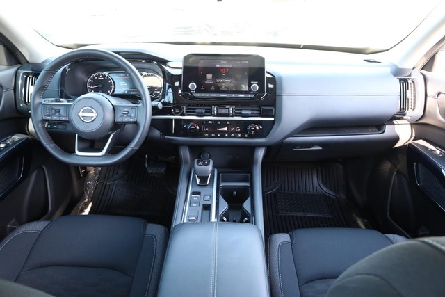 2025 Nissan Pathfinder SV - Photo 26