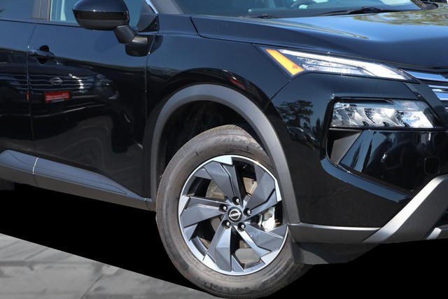 Nissan Rogue Vehicle Image 03