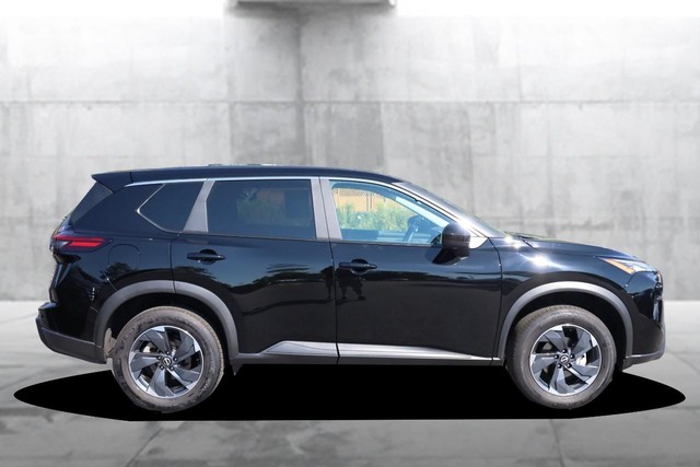 Nissan Rogue Vehicle Image 05