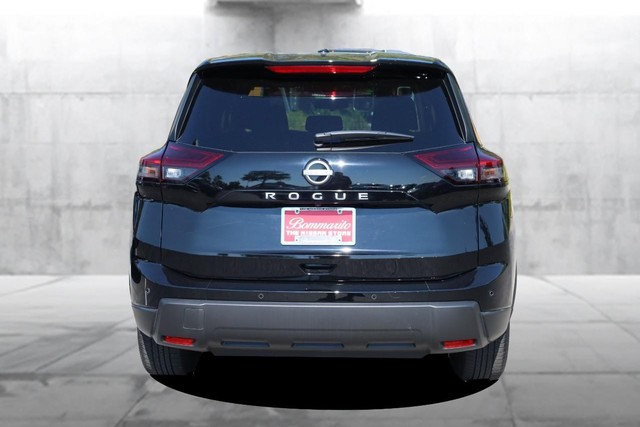 Nissan Rogue Vehicle Image 06