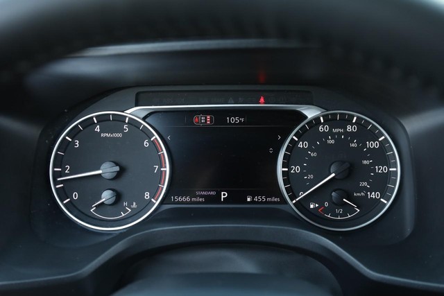 Nissan Rogue Vehicle Image 10