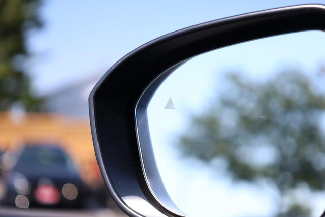 Nissan Rogue Vehicle Image 19
