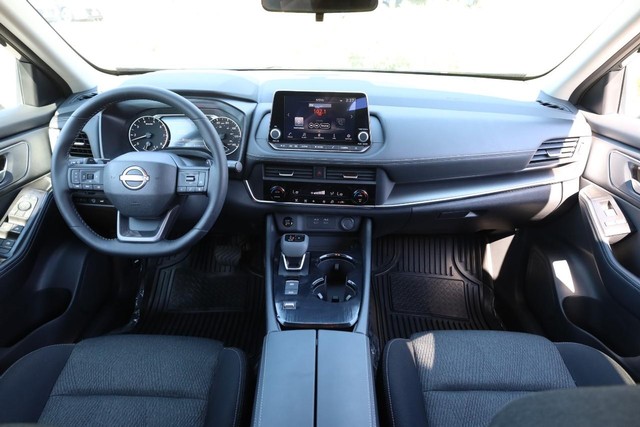 Nissan Rogue Vehicle Image 22