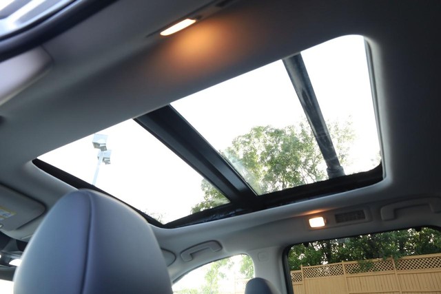 Nissan Pathfinder Vehicle Full-screen Gallery Image 12
