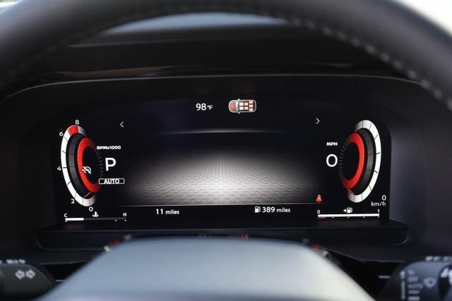 Nissan Pathfinder Vehicle Full-screen Gallery Image 14