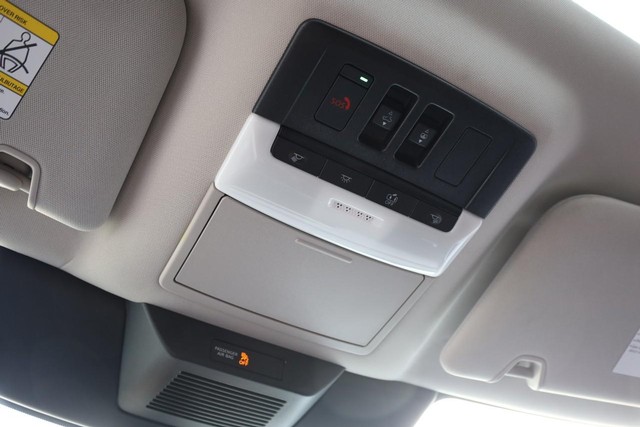 Nissan Pathfinder Vehicle Full-screen Gallery Image 20