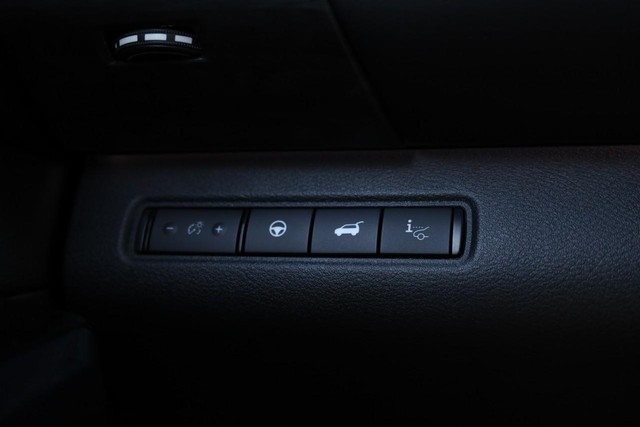 Nissan Pathfinder Vehicle Full-screen Gallery Image 23