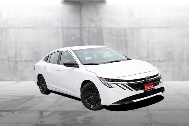 Nissan Sentra Vehicle Full-screen Gallery Image 2