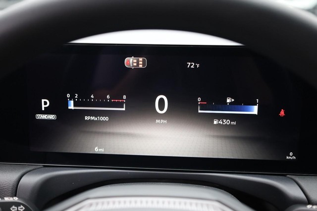 Nissan Sentra Vehicle Full-screen Gallery Image 10