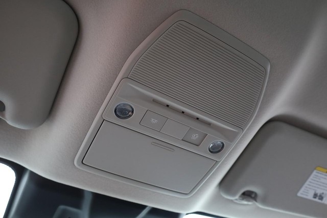 Nissan Sentra Vehicle Full-screen Gallery Image 17
