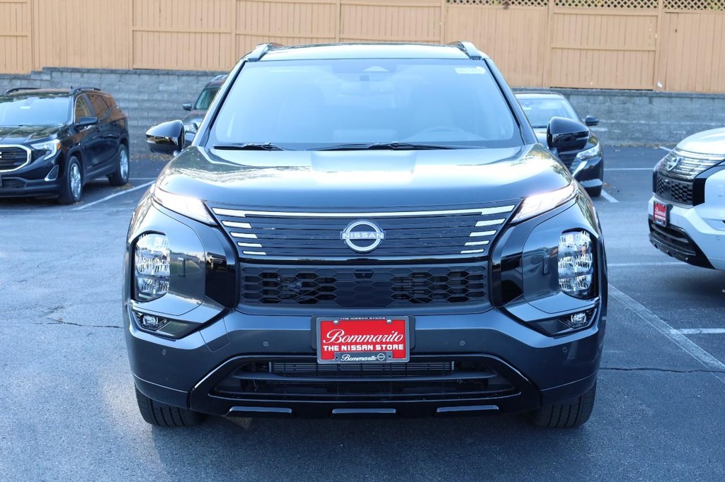 Nissan Rogue Plug-In Hybrid Vehicle Image 04