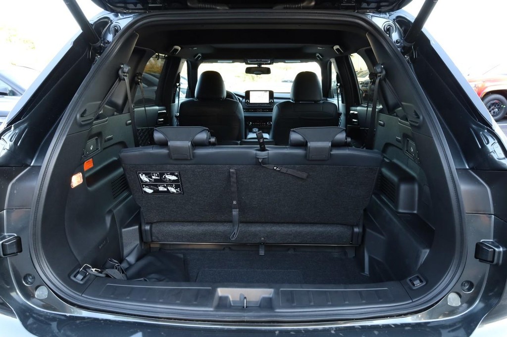 Nissan Rogue Plug-In Hybrid Vehicle Image 07