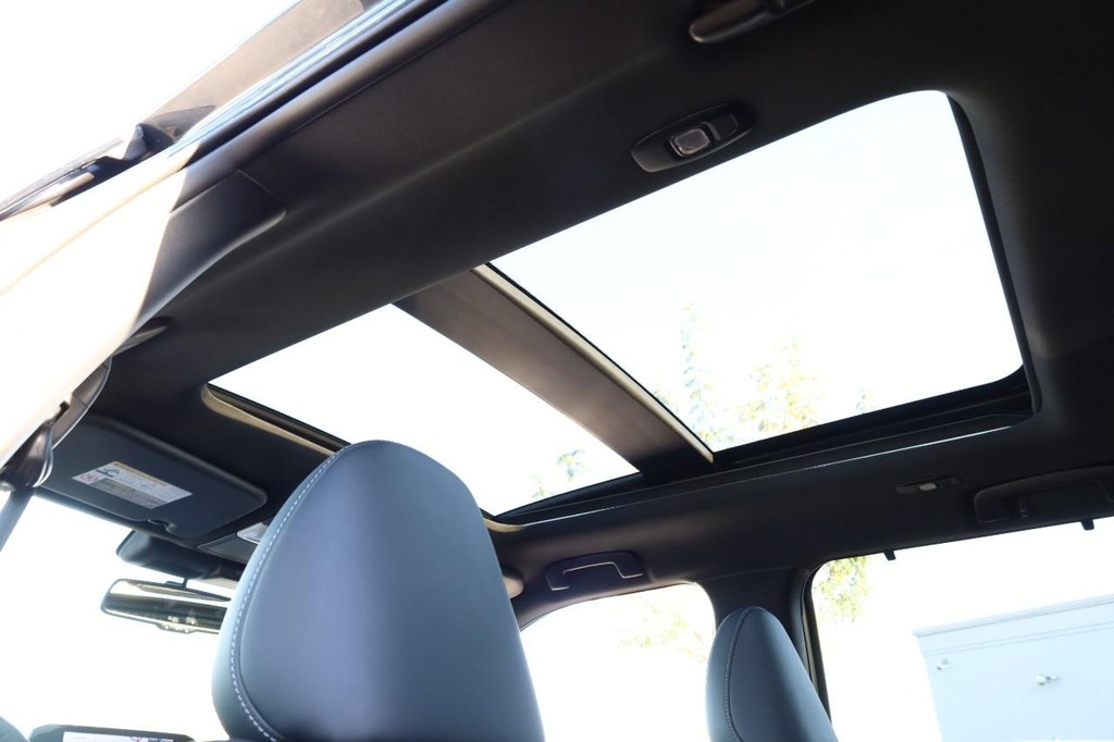 Nissan Rogue Plug-In Hybrid Vehicle Image 11