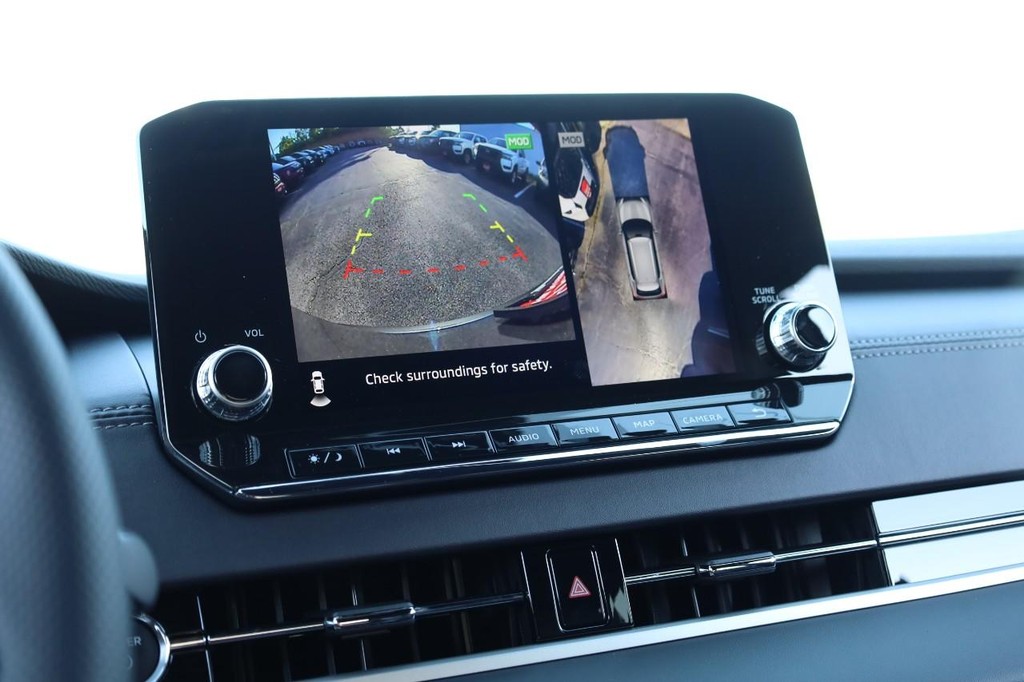 Nissan Rogue Plug-In Hybrid Vehicle Image 16
