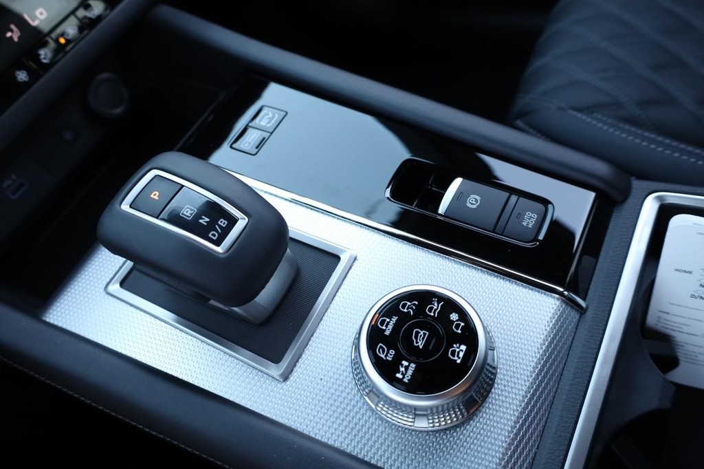 Nissan Rogue Plug-In Hybrid Vehicle Image 20