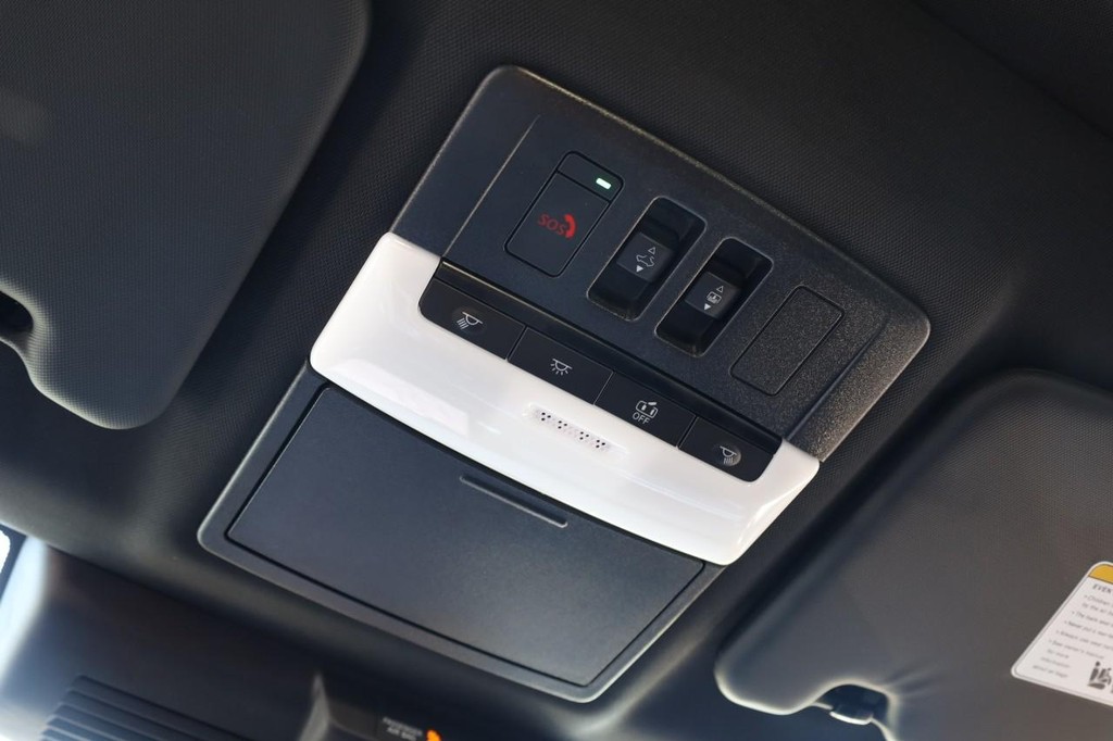 Nissan Rogue Plug-In Hybrid Vehicle Image 21