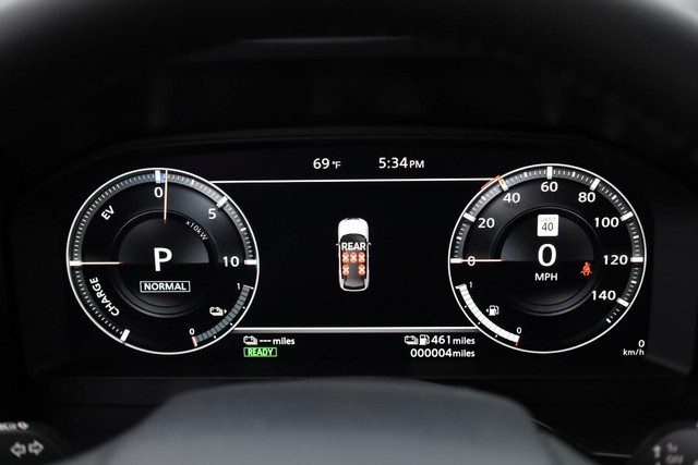 Nissan Rogue Plug-In Hybrid Vehicle Full-screen Gallery Image 13