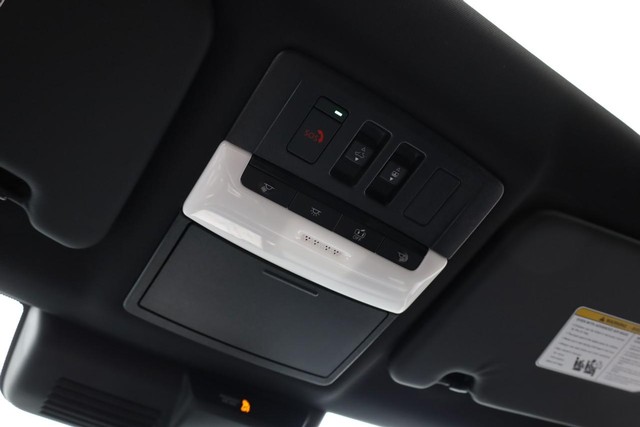 Nissan Rogue Plug-In Hybrid Vehicle Full-screen Gallery Image 21