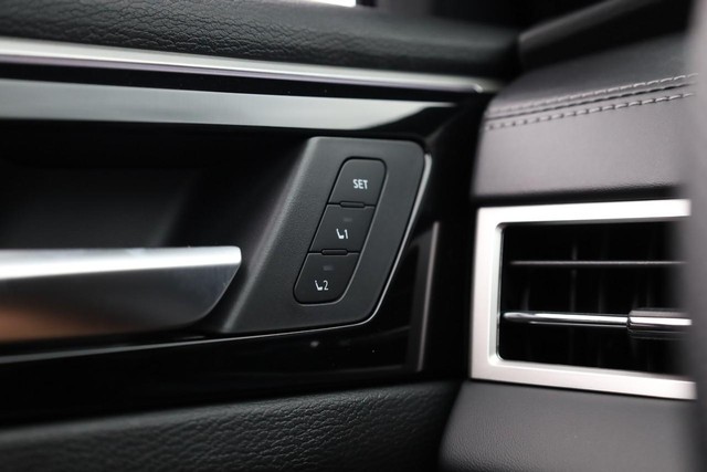 Nissan Rogue Plug-In Hybrid Vehicle Full-screen Gallery Image 23